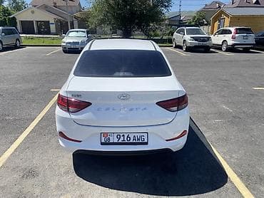 geely coolray: Hyundai Celesta: 2021 г., Седан — 4