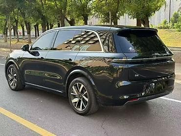 Продажа авто: Lixiang L8: 2023 г., Внедорожник — 7
