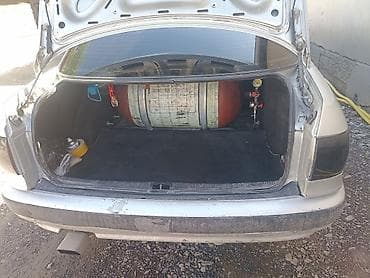 Транспорт: Audi 80: 1994 г., 2.3 л, Механика, Газ, Седан — 8