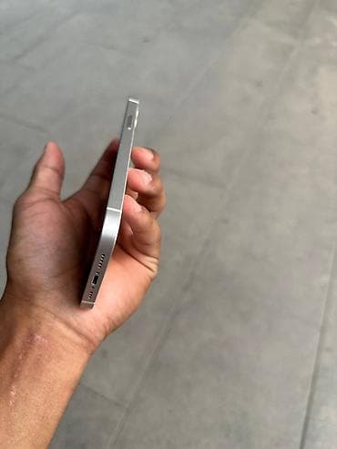 iphone 16 e: IPhone 12, Б/у, 64 ГБ, Белый, Чехол, 75 % — 6