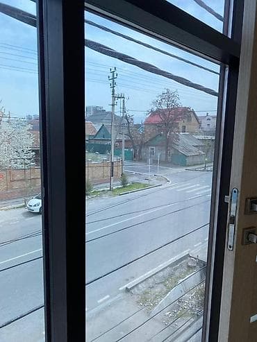 red center: 🔥Сдаётся помещение на Матросова 66 пересекает Суванбердиева. 3 — 2