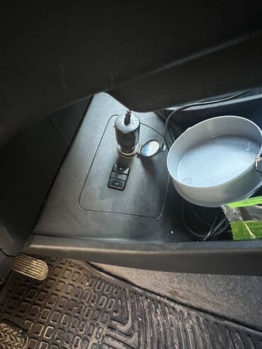 электрический мото: Toyota Prius: 2014 г., 1.8 л, Вариатор, Гибрид, Хэтчбэк — 9