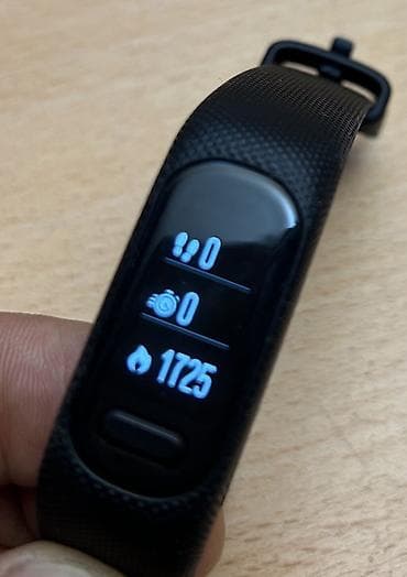 aiphone 5: Garmin Vivosmart 5 Состояние новых. Коробка + зарядка. #garmin — 3