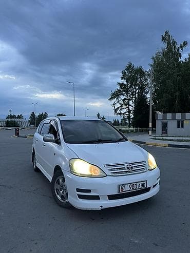 Toyota Ipsum: 2003 г., 2.4 л, Автомат, Бензин, Минивэн