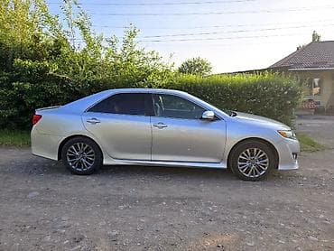 2 8: Toyota Camry: 2012 г., 2.5 л, Автомат, Бензин, Седан — 4