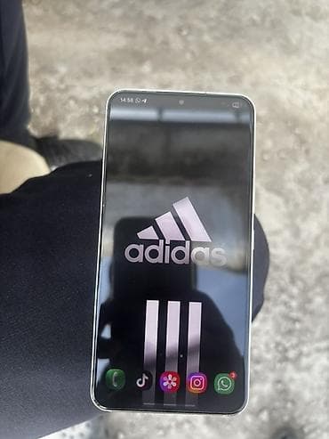 офис бум: Samsung Galaxy S22, Б/у, 128 ГБ, цвет - Белый — 2