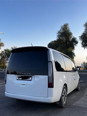 byd u8: Hyundai Staria: 2021 г., 3.5 л, Газ, Минивэн — 4