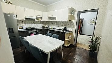 маявка пол дом: Просторный мансардный дом с крыльцом и навесом из поликарбоната. - — 6
