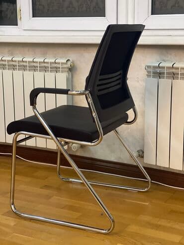 офис кресло: Стул для посетителей! Для офиса Каркас хромированный Цвет: черны — 8