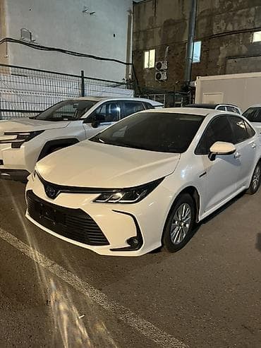 Toyota Corolla: 2019 г., Гибрид, Седан