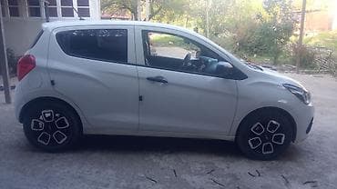 Транспорт: Chevrolet Spark: 2016 г., 1 л, Автомат, Бензин, Хэтчбэк — 7