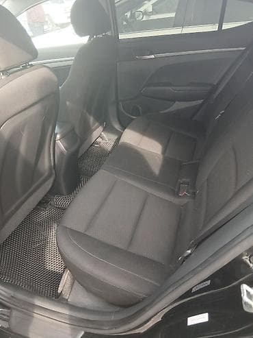 corolla s: Hyundai Elantra: 2018 г., 2 л, Автомат, Бензин, Седан — 5