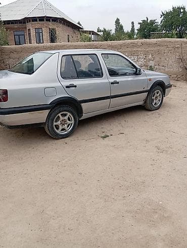ej ve: Volkswagen Vento: 1993 г., 1.8 л, Механика, Бензин, Седан — 2