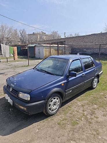крыло на венту: Volkswagen Vento: 1993 г., 2 л, Ручные, Бензин, Седан — 1