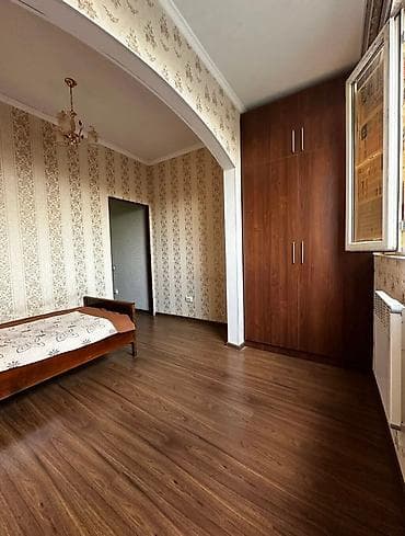 royal construction: 1 комната, 43 м², 106 серия улучшенная, 3 этаж, Косметический ремонт — 4