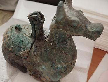 Бронзовая фигурка-шкатулка в форме лошади. Материал: литая бронза