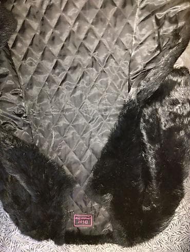 Шуба кролик авто леди размер 44,46состояние отличное цена 2000с