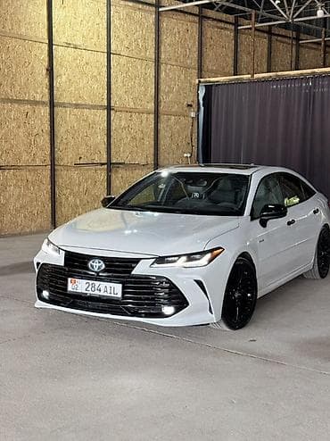 Toyota Avalon: 2021 г., 2.5 л, Вариатор, Гибрид, Седан — 2