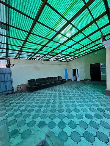 Продажа дач: Продаю дом 5 комнат, с ремонтом 100 кв. м, в центре г. Орловка. Уч — 4