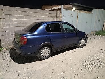 Toyota Echo: 2003 г., 1.5 л, Автомат, Бензин, Седан