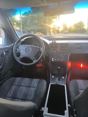 Mercedes-Benz C-Class: 1993 г., 2.2 л, Автомат, Бензин, Седан — 6