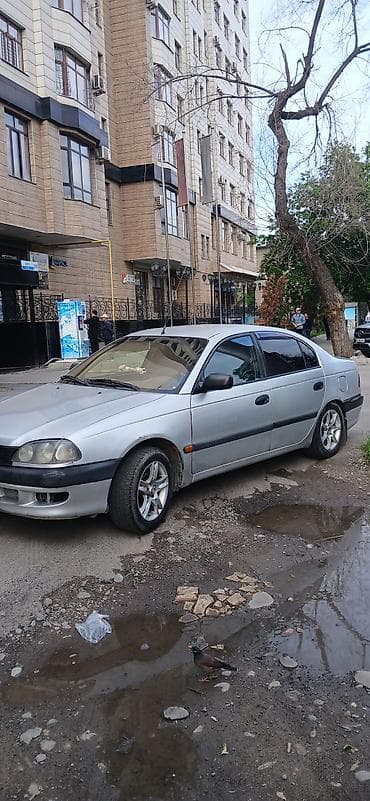 corolla 2004: Toyota Avensis: 2000 г., 2 л, Механика, Бензин, Седан — 2