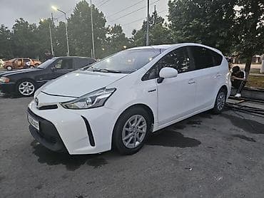 renault 21: Toyota Prius V: 2016 г., 1.8 л, Автомат, Гибрид, Универсал — 1