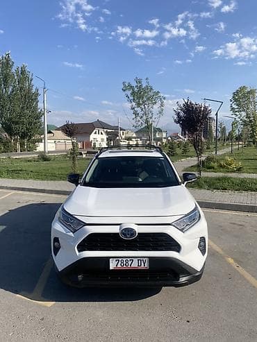 Унаа: Toyota RAV4: 2021 г., 2.5 л, Вариатор, Гибрид, Кроссовер — 1