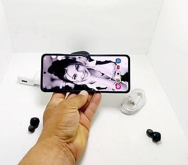 адаптер: Samsung Galaxy Z Flip 3, Б/у, 128 ГБ, цвет - Черный, 1 SIM, 2 SIM, eSIM — 10