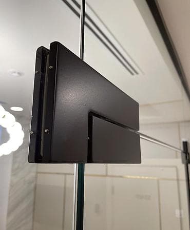 цена фронтона: На заказ Цельностеклянная перегородка, Для офиса, Бесплатный замер, Бесплатная доставка, Бесплатная установка — 5