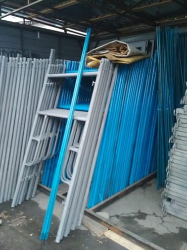 строителный: Строительные леса изготовлено на заводе отвечает по всем строительным — 5