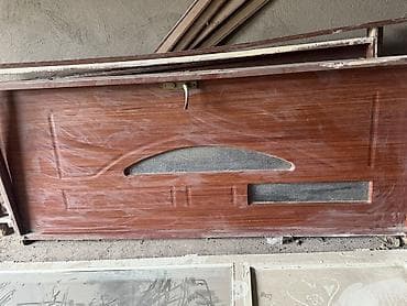Металлическая входная дверь с декоративными вставками - Полотно из