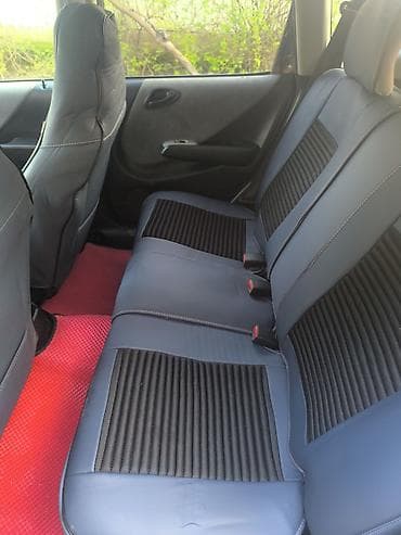 Honda Fit: 2004 г., 1.3 л, Автомат, Бензин, Хэтчбэк — 6