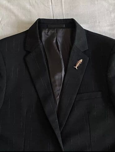 прокат мужских костюмов [возьми на прокат] бишкек фото: Костю мужской 
Размер S 
В отличном состоянии — 2