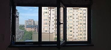 Пластиковые окна темно-коричневого цвета. 4 окна с размером 207 на