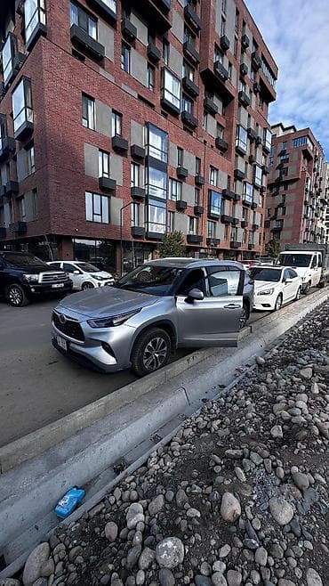 мечит: Toyota Highlander: 2023 г., 2.5 л, Автомат, Гибрид, Жол тандабас — 1