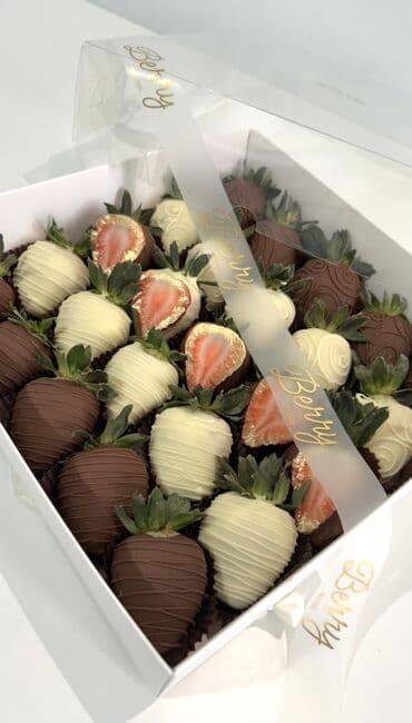 кондитерское оборудование: Клубника в шоколаде — наборы в подарочных коробках - Крупная свежая — 1