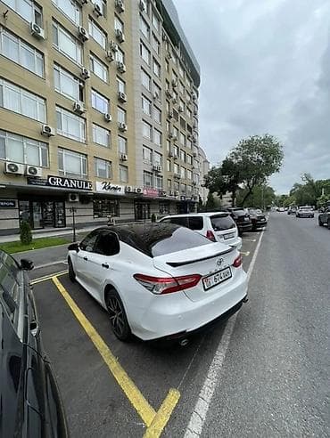 камиры: Toyota Camry: 2018 г., 2.5 л, Автомат, Бензин, Седан — 2