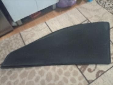 poco 40: Автомобильная накладка на динамик, выполненная в черном цвете. Имеет — 1