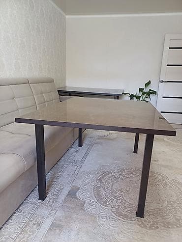 2 стола:
размер150×110 
ножки титан
акрил
цвет шоколад
квадрат пвх