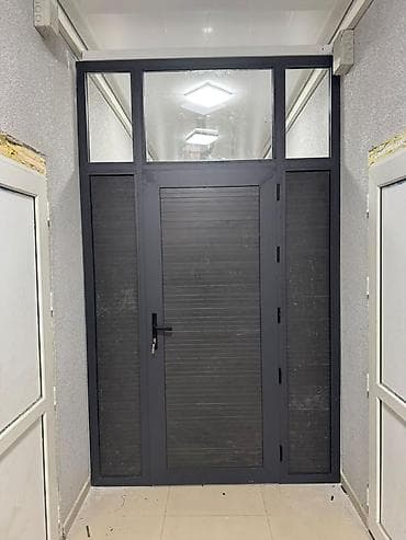 Үйлөр жана батирлер үчүн эшик, Башка эшиктин саны, Башка өлкө, Айнек менен, түсү - Боз