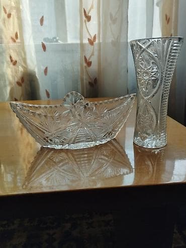Срочно! Дёшево! Продаю вазы, салатницы из хрусталя, набор столовых