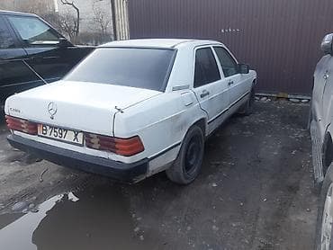 Mercedes-Benz 190: 1985 г., 2 л, Механика, Бензин, Седан — 4