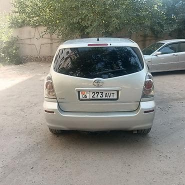 Toyota Verso: 2004 г., 1.8 л, Вариатор, Бензин, Минивэн