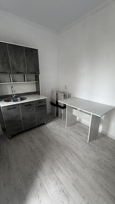 Сдаётся компактное помещение с отдельным входом, подойдёт малосемейку at lalafo.kg Сдаётся компактное помещение с отдельным входом, подойдёт малосемейку