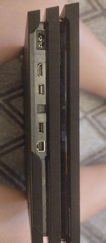 детские приставки playstation 4 pro: PlayStation 4 Pro в хорошем состоянии (черная консоль) + комплект — 7