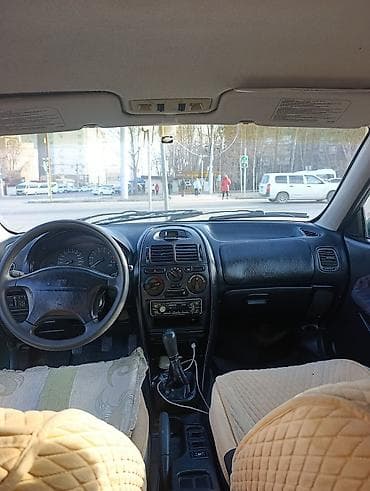 авто рага: Mitsubishi Carisma: 2000 г., 1.6 л, Кол менен иштөөчү, Бензин, Хетчбек — 5