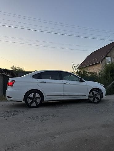 mini ev: Dongfeng : 2020 г., Электромобиль, Седан — 3