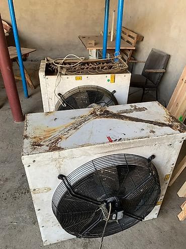 холодильные шкафы: Агрегат компрессоры и конденсаторы есть два комплекта Есть варианты на — 7