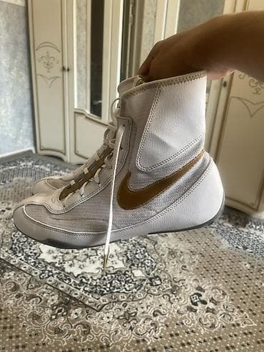 Мужские кроссовки, 42.5, 43, Nike, Б/у, цвет - Белый, Самовывоз, Платная доставка